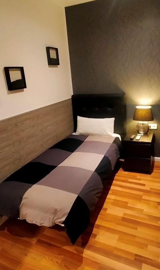 Single Rooms Madrid Extérieur photo