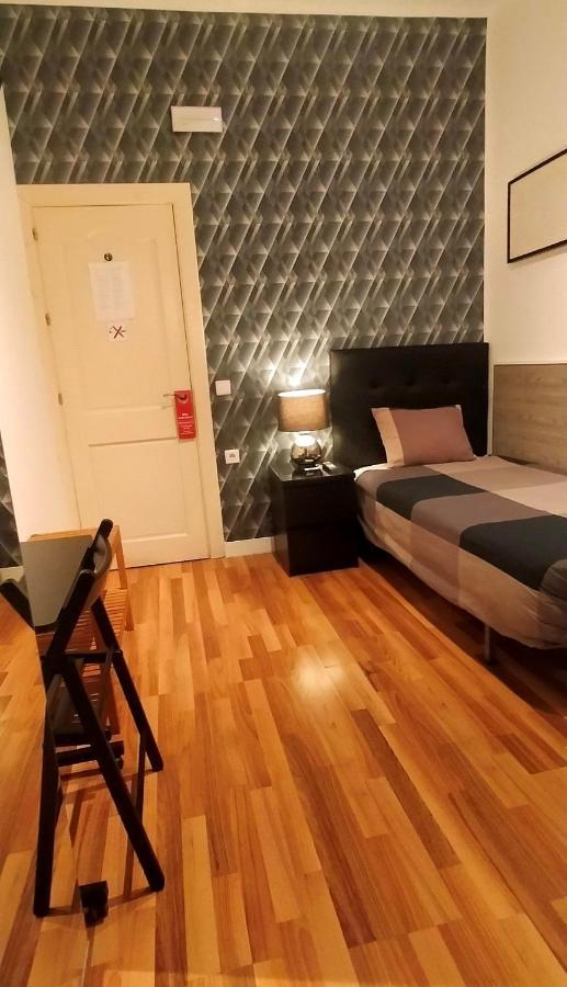 Single Rooms Madrid Extérieur photo