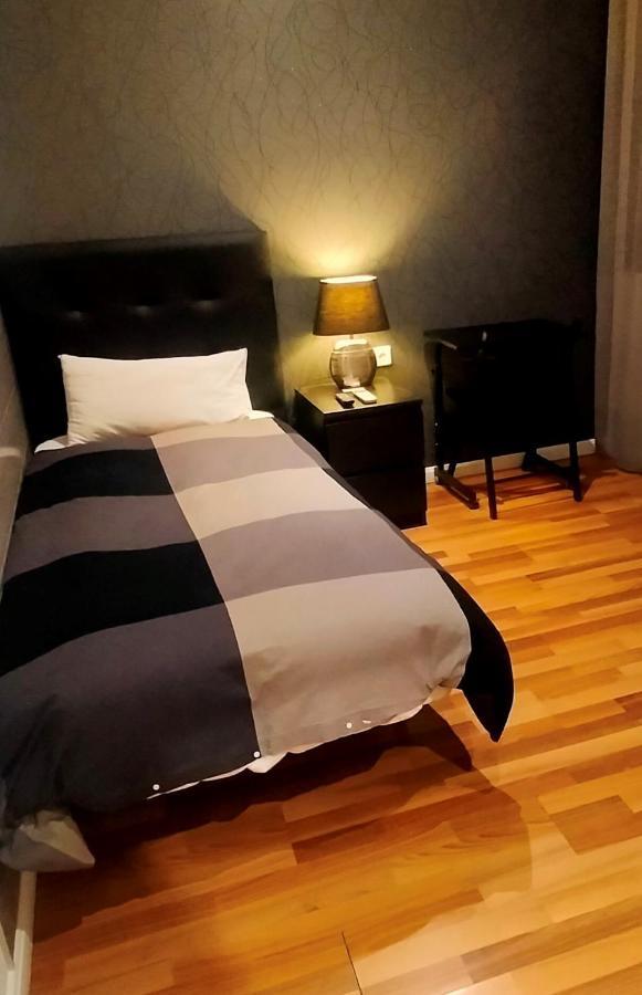 Single Rooms Madrid Extérieur photo